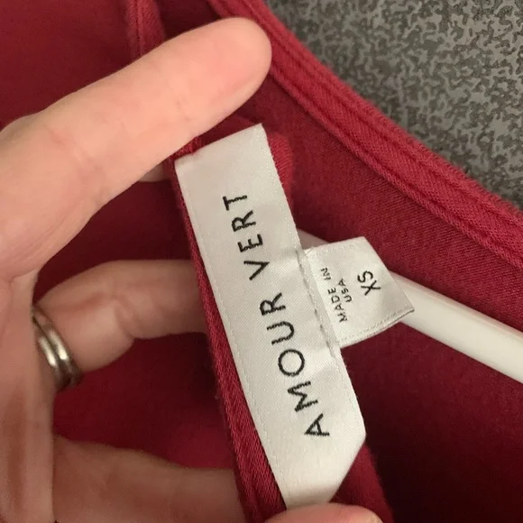 Amour Vert XS rust long sleeve button back - Picture 3 of 3